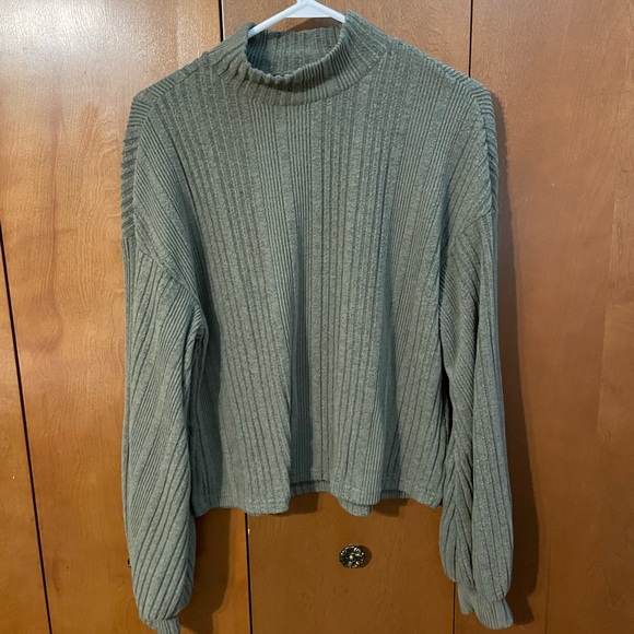 BUNDLE mock neck Sweaters small - Picture 6 of 8